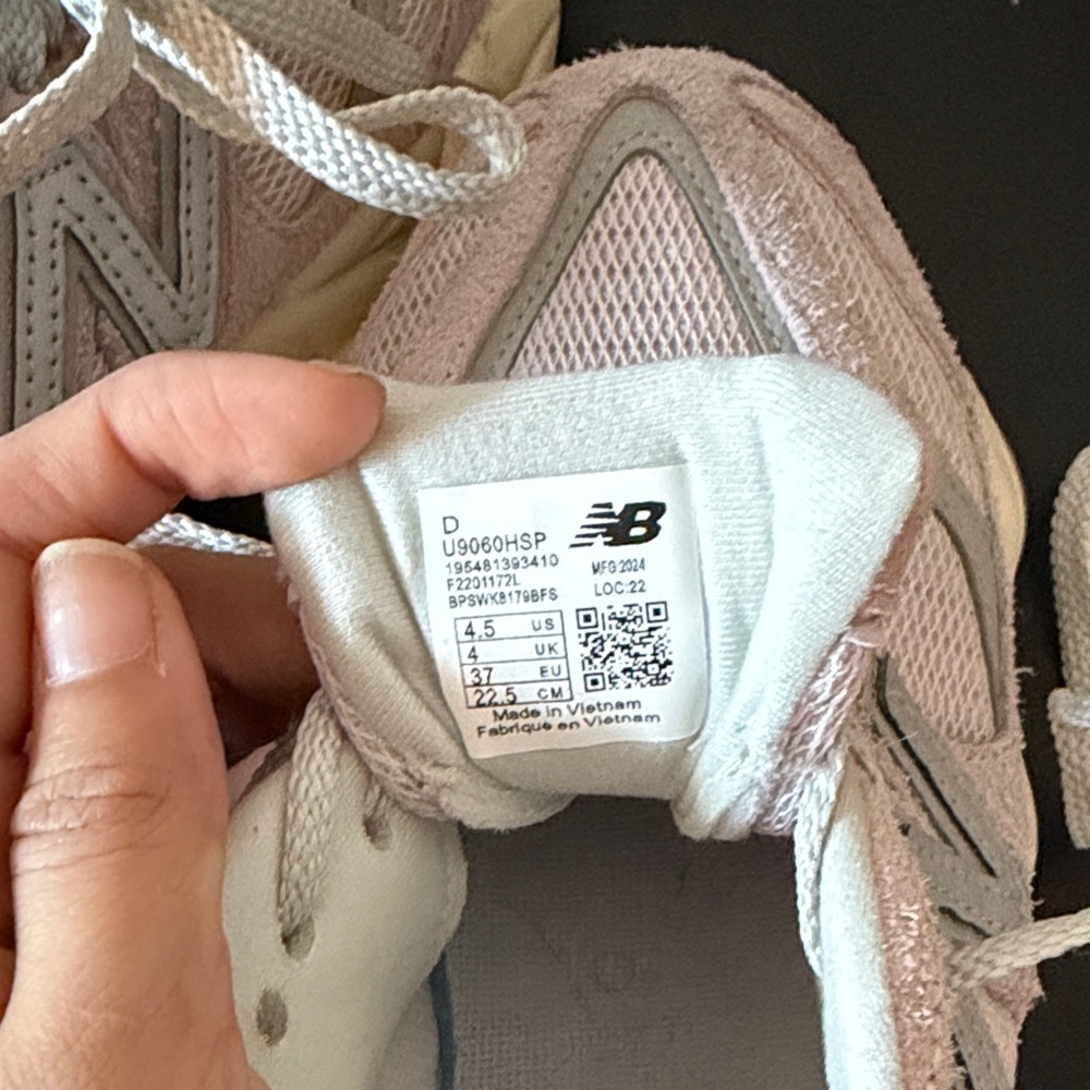 New Balance Women's Light Pink and Gray Sneakers - Picture 3 of 4